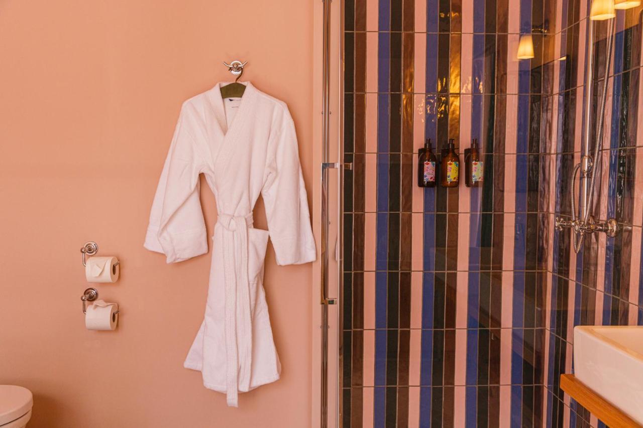 Deluxe Double Room Bath
