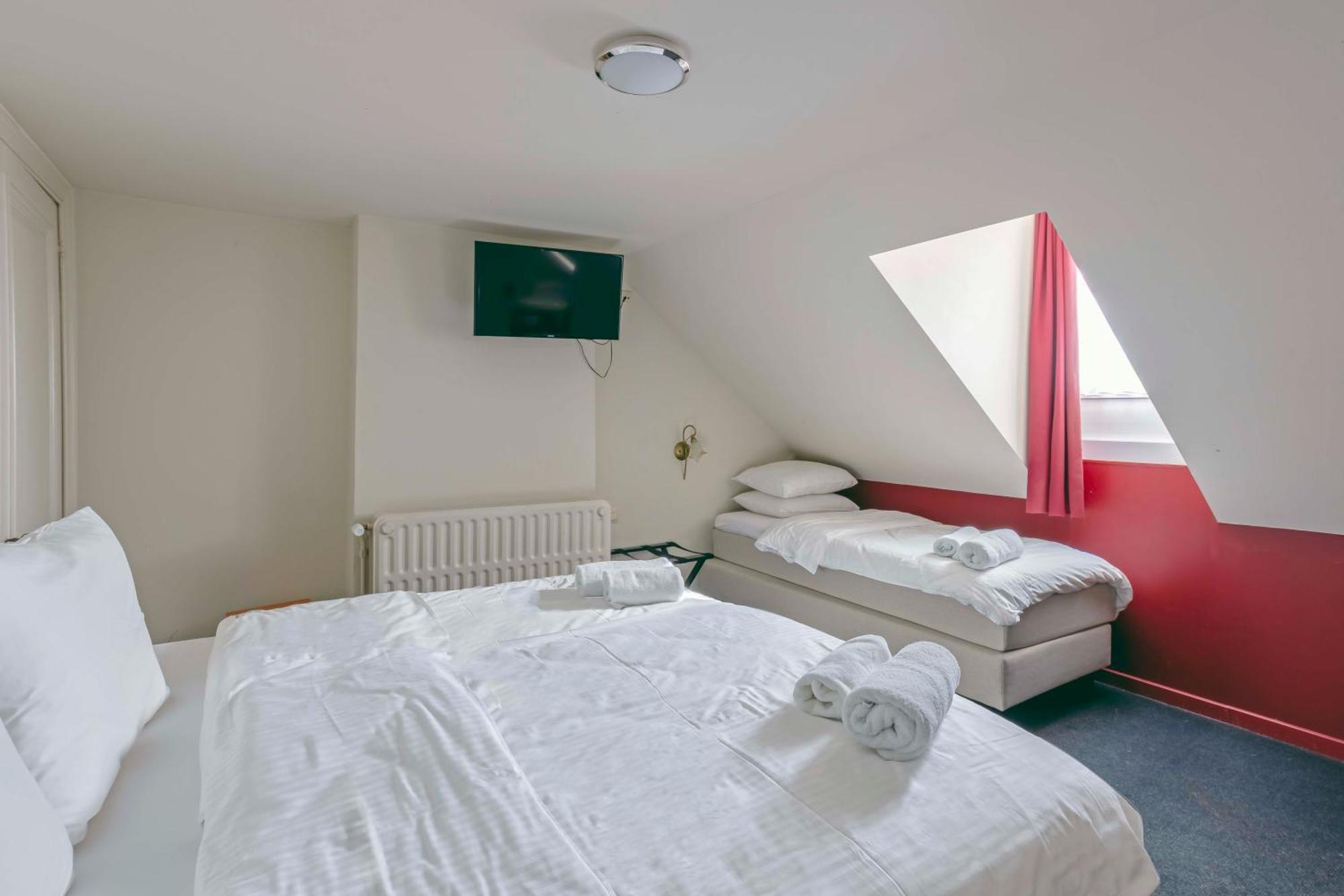 Basic Triple Room Attic,1710615272:JPEG